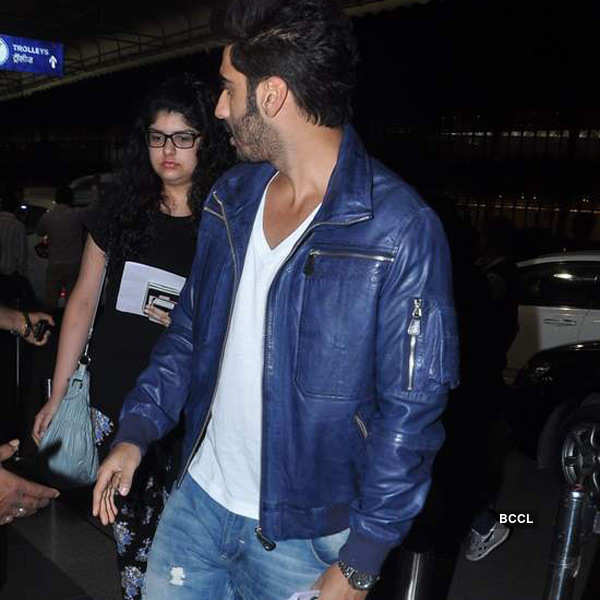 Ranbir Kapoor in comfy casuals at Mumbai airport, on February 16, 2014.