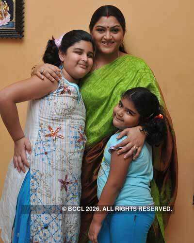 Khushboo with her kids