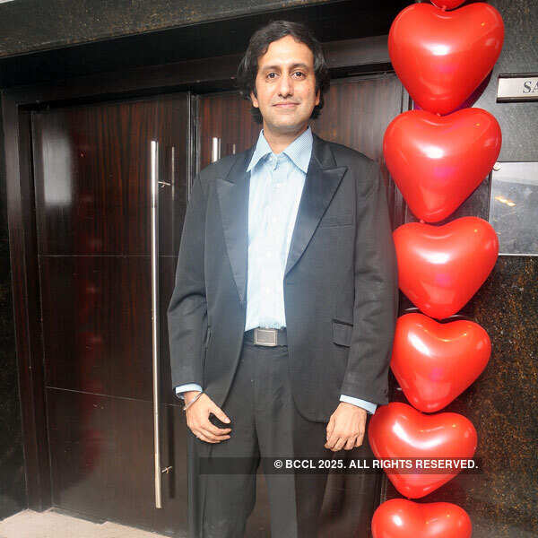 Celebs enjoy a stand up comedy show