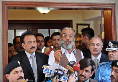 Taliban releases Pak envoy