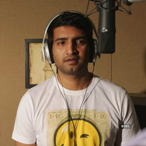 Santhanam sings for movie Nambiar