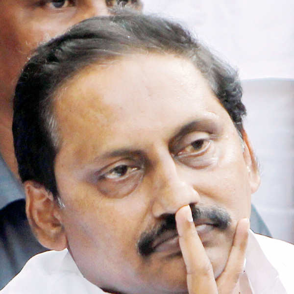 Andhra Pradesh CM resigns, quits Congress