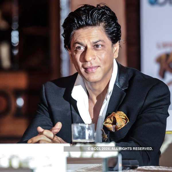 B'wood Superstar Shah Rukh Khan Gets Photographed At The Launch Of TV ...