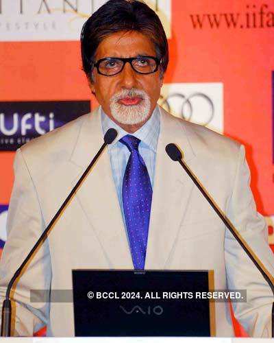 Amitabh at Press conference 