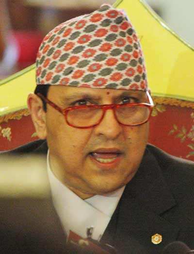 Nepal's king leaves palace