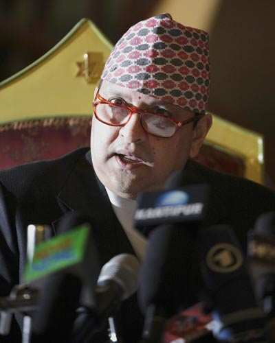 Nepal's king leaves palace
