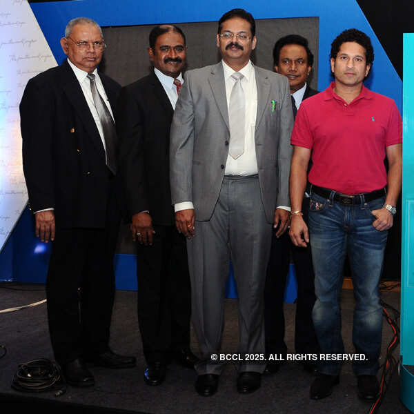 Sachin unveils GM Pens' Writewiz