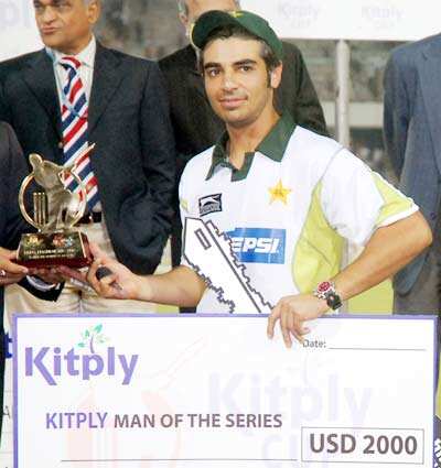 Pak wins Tri-series