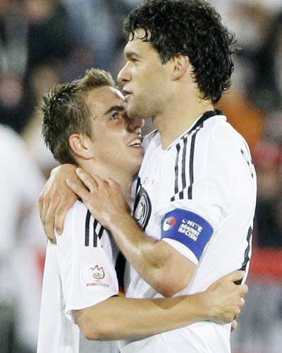 Euro 08: Germany beat Austria 