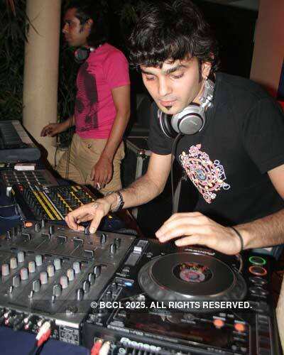 Jalebee Cartel band performs