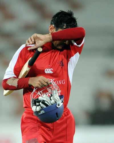 India crushes Hong Kong 