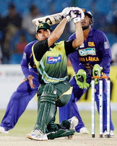 Lanka beat Pak by 64 runs 