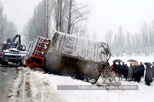 Kashmir Receives Fresh Snowfall