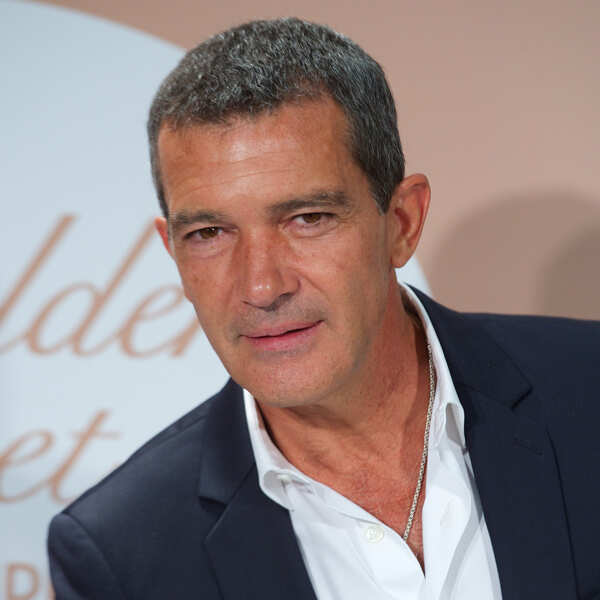 Как выглядит сейчас бандерас Spanish actor Antonio Banderas looks much younger than his actual age even when 