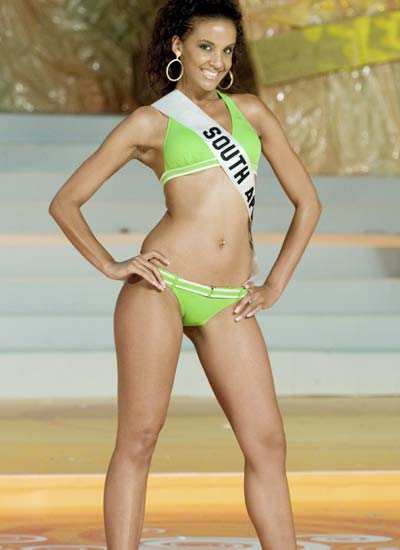 Ms Universe: Swimwear round