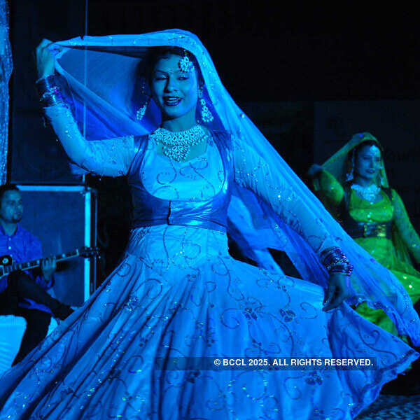 Holi celebrations at Dilli Haat