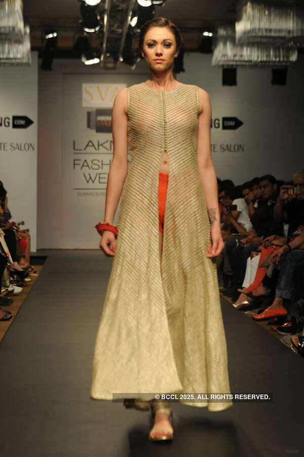 LFW '14: Sonam and Paras Modi 