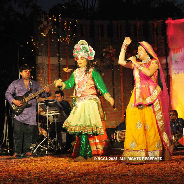 Holi celebration @ Dilli Haat