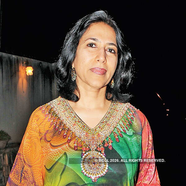 Dinner party in the city