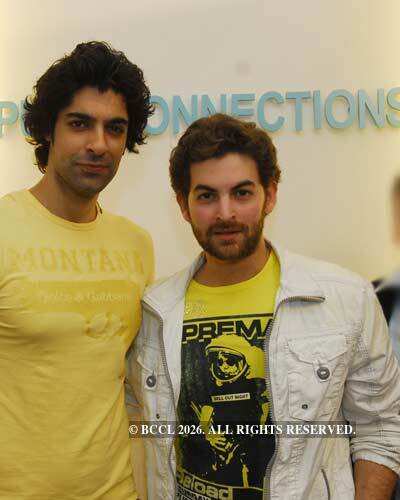 Neil at store launch Photogallery - ETimes