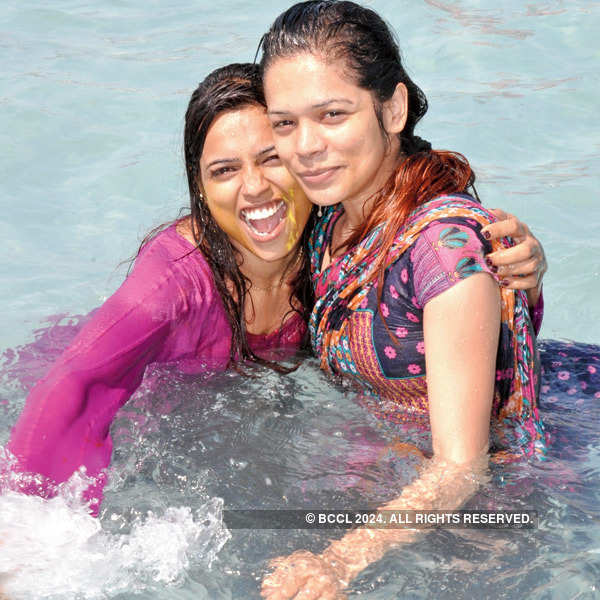 Patna celebrates Holi at a water park