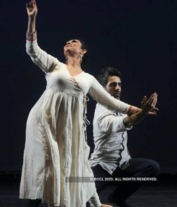 Ballet & belles woo the capital