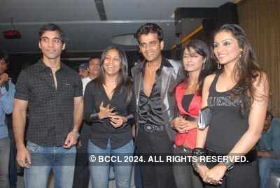 Ravi Kishan's b'day bash