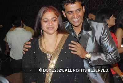 Ravi Kishan's b'day bash