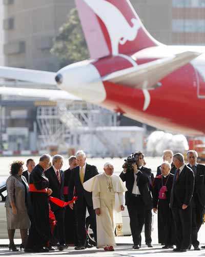 Pope's farewell at Sydney