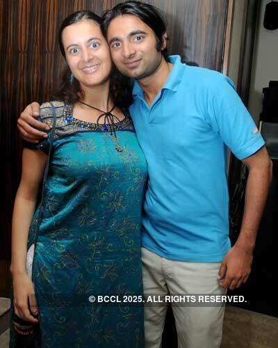 Anicha white in Karachi