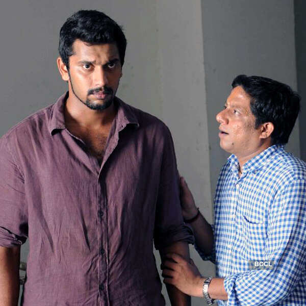 Oru Kanniyum Moondru Kalavanigalum