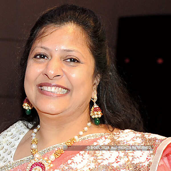 Sonam Kapoor comes to the city