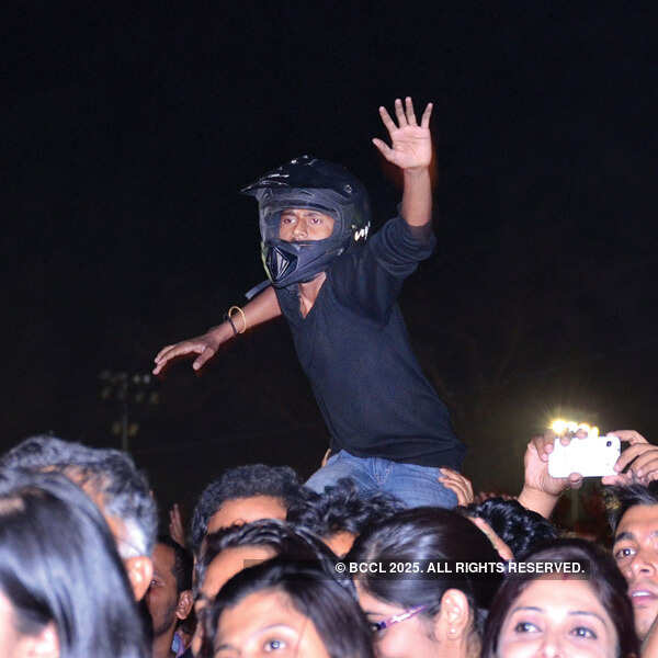 Mika performs in the city