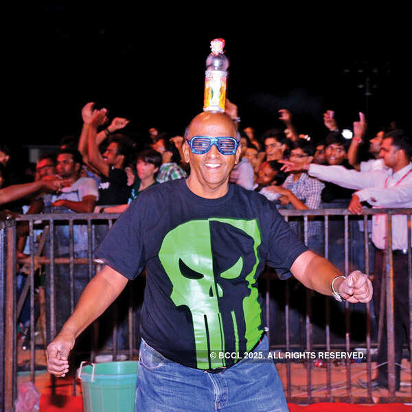 Mika performs in the city