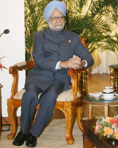 Manmohan Singh at SAARC summit