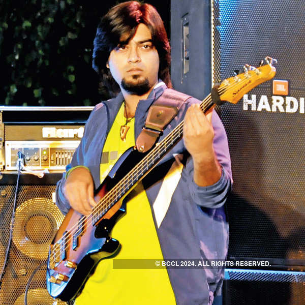 Nakash Aziz performs in Indore