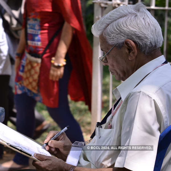 Bangaloreans at an art show