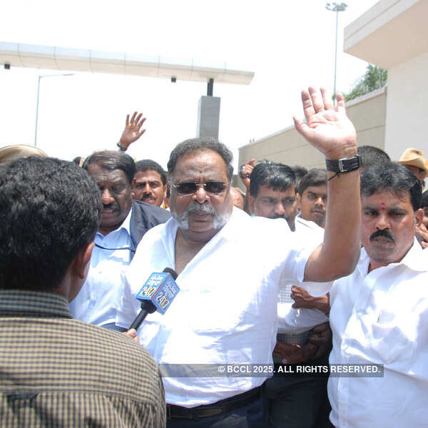 Fans welcome Ambareesh