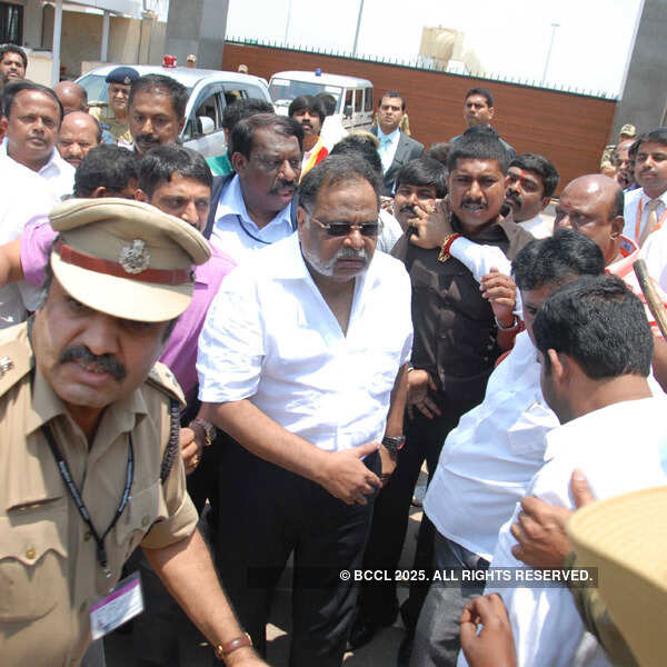 Fans welcome Ambareesh
