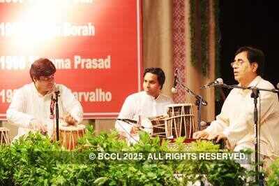 Aamir at award ceremony