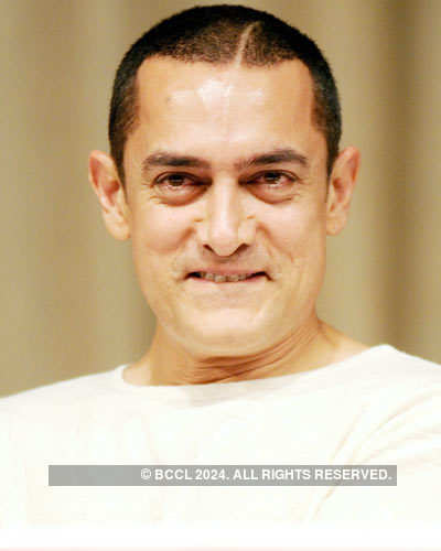 Aamir at award ceremony