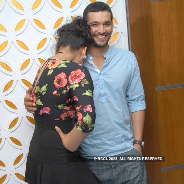 Diganth and Ragini get cosy @ press meet