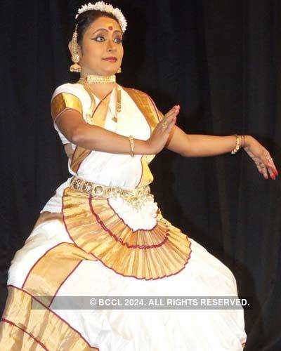 Mohiniyattam performance Photogallery - ETimes