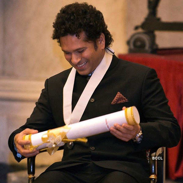 Sachin Tendulkar Seen After Receiving Bharat Ratna Award From Indian ...