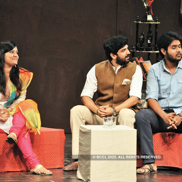 DU's theatrical outing