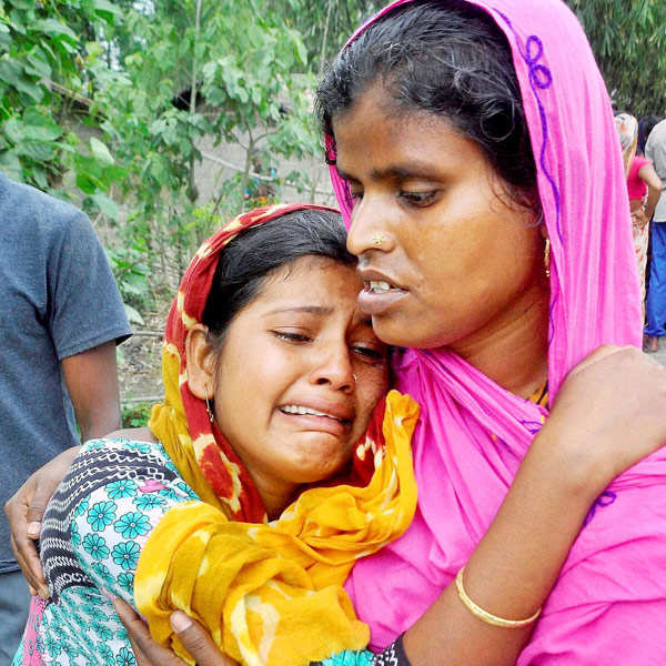 A Girl Breaks Down On Saturday After Losing Her Dear Ones In Firing By ...