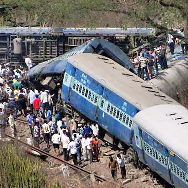 Many feared dead after train derails in Maharashtra