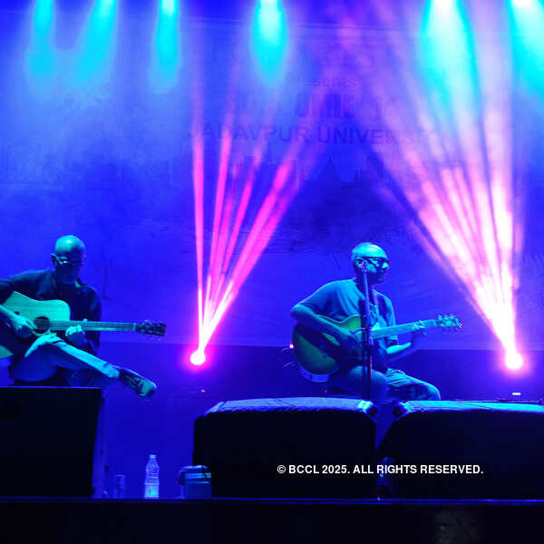 Dutta Trio performs at Jadavpur University