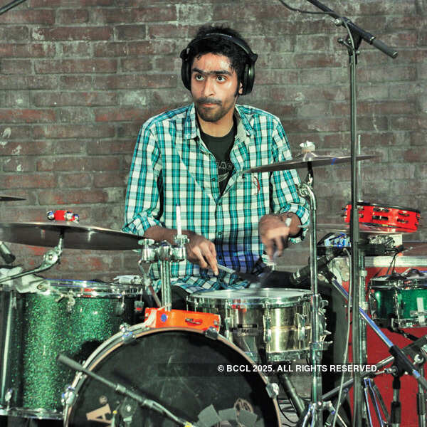 Delhi's date with guitars & music