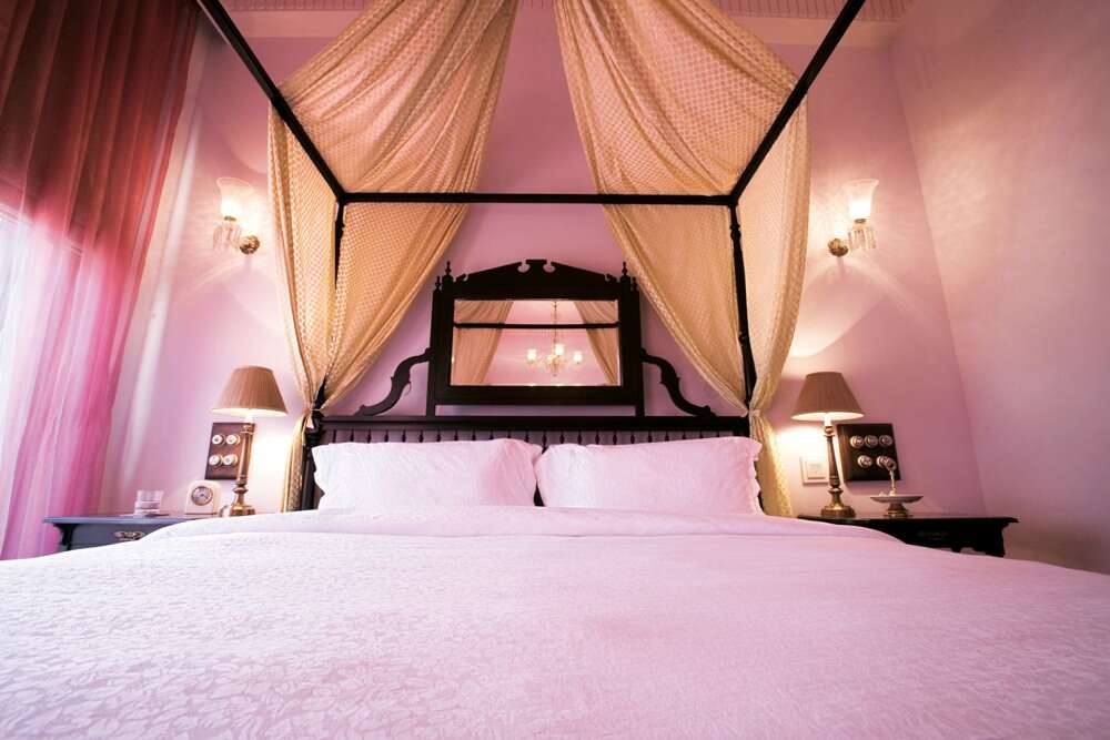 Nadesar Palace_Guest_Room